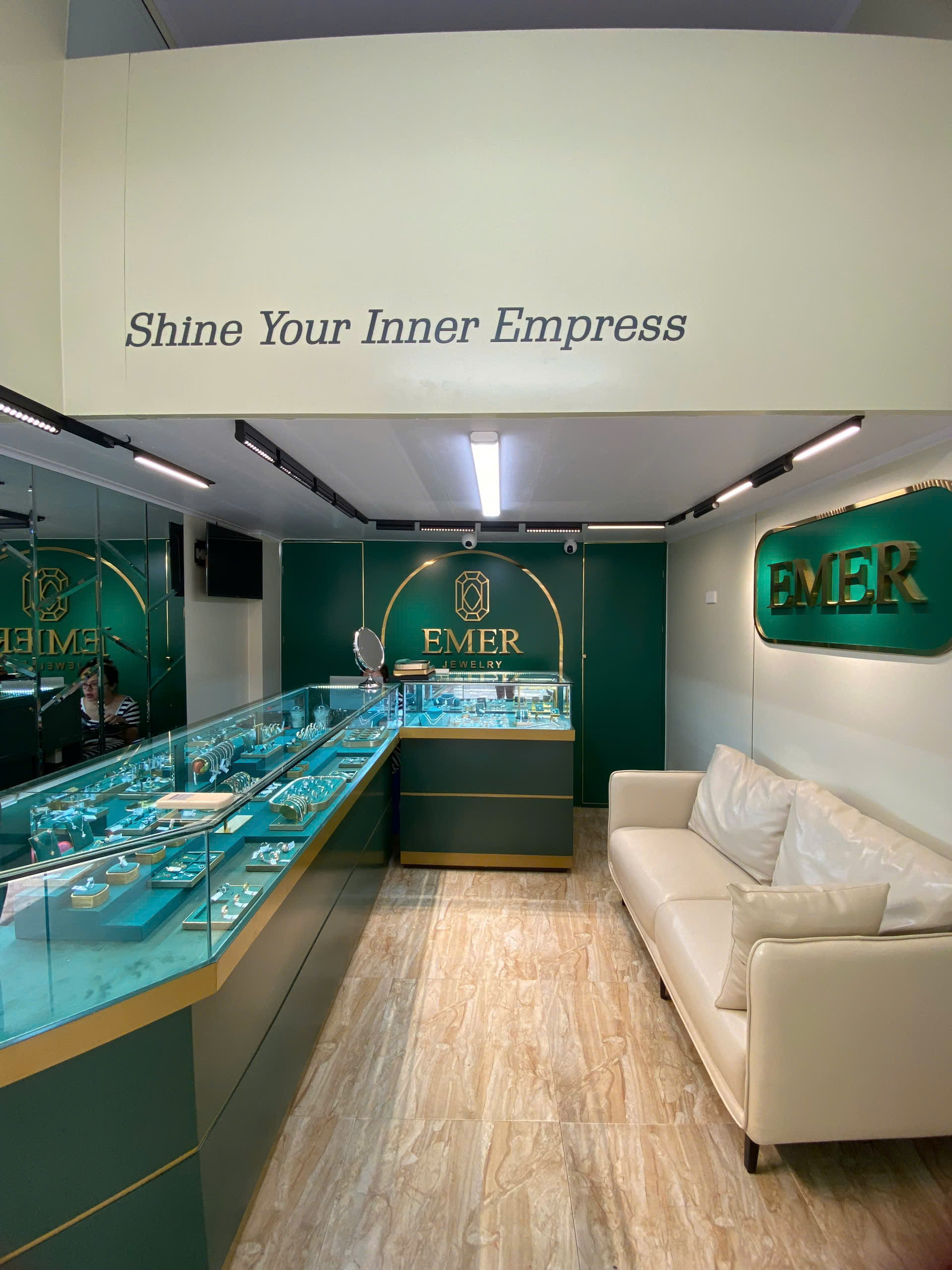 Emer Jewelry - Shine Your Inner Empress